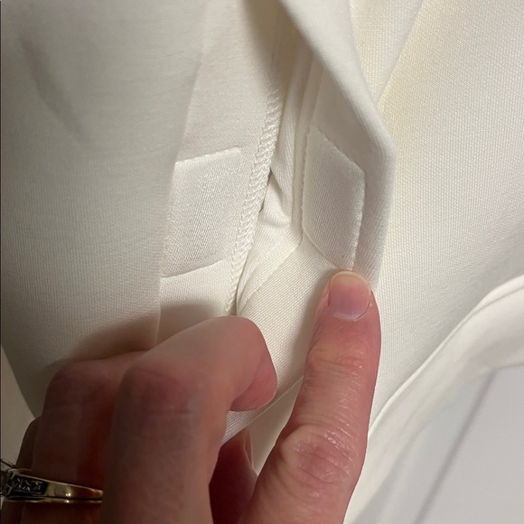 CrossFit Games 2025 - Velites Cream hooded sweatshirt - w/magnetic pockets NEW! - Picture 6 of 10